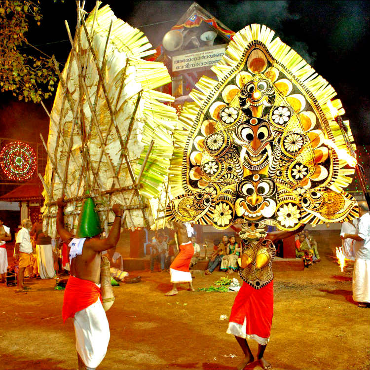 Padayani